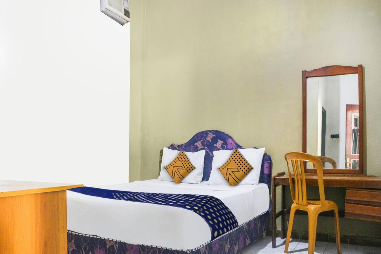 Spot On 91212 Hotel Kelimutu Kupang  Buitenkant foto