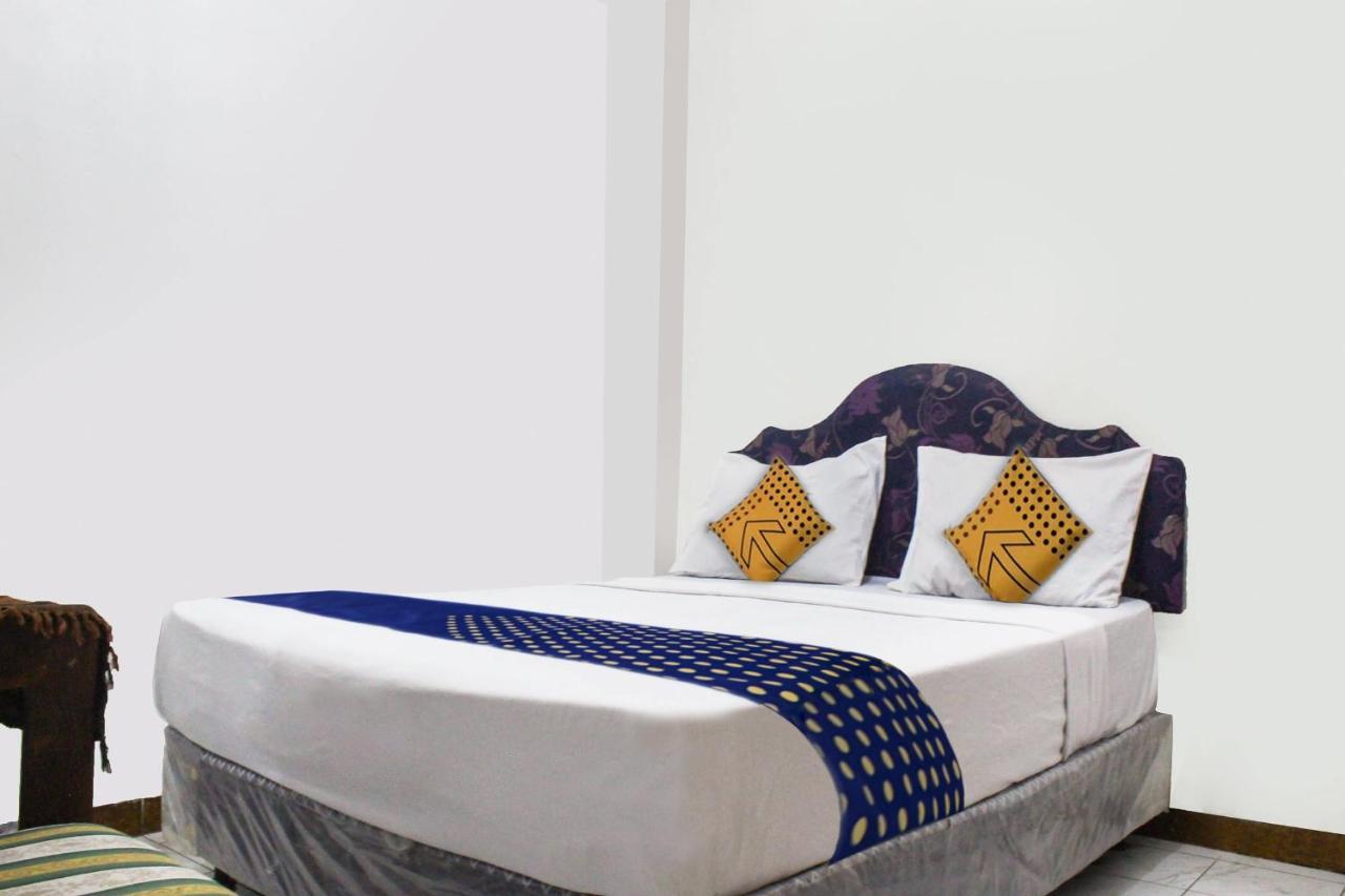 Spot On 91212 Hotel Kelimutu Kupang  Buitenkant foto
