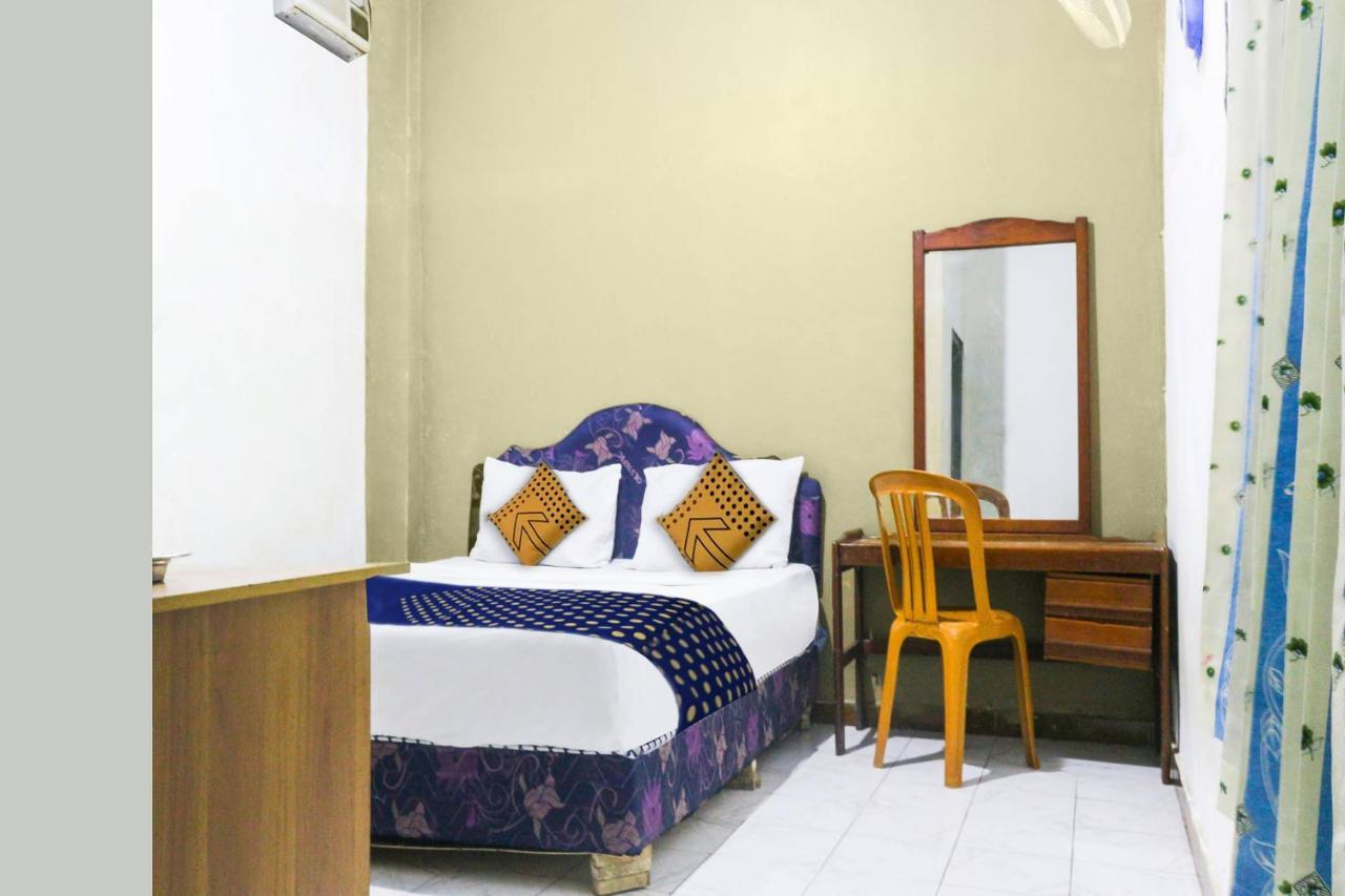 Spot On 91212 Hotel Kelimutu Kupang  Buitenkant foto