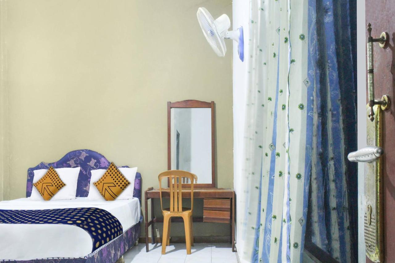 Spot On 91212 Hotel Kelimutu Kupang  Buitenkant foto